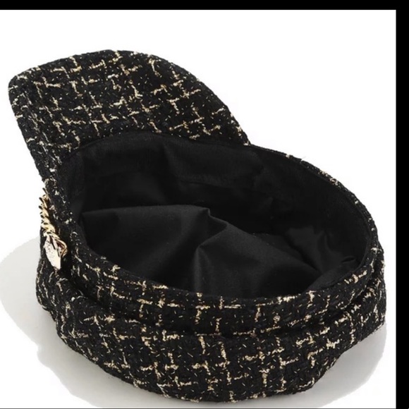 Black and Gold Tweed plaid newsboy cap Authentic Chanel Ribbon main image 4